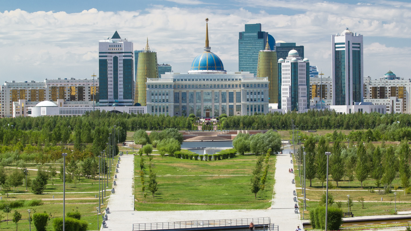 СИЛЬНЫЙ ПРЕЗИДЕНТ - ВЛИЯТЕЛЬНЫЙ ПАРЛАМЕНТ - ПОДОТЧЁТНОЕ ПРАВИТЕЛЬСТВО: НОВАЯ АРХИТЕКТУРА ПОЛИТИЧЕСКОЙ СИСТЕМЫ КАЗАХСТАНА