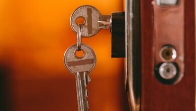 КУПИЛ КВАРТИРУ, НО В НЕЁ НЕ ПУСКАЮТ