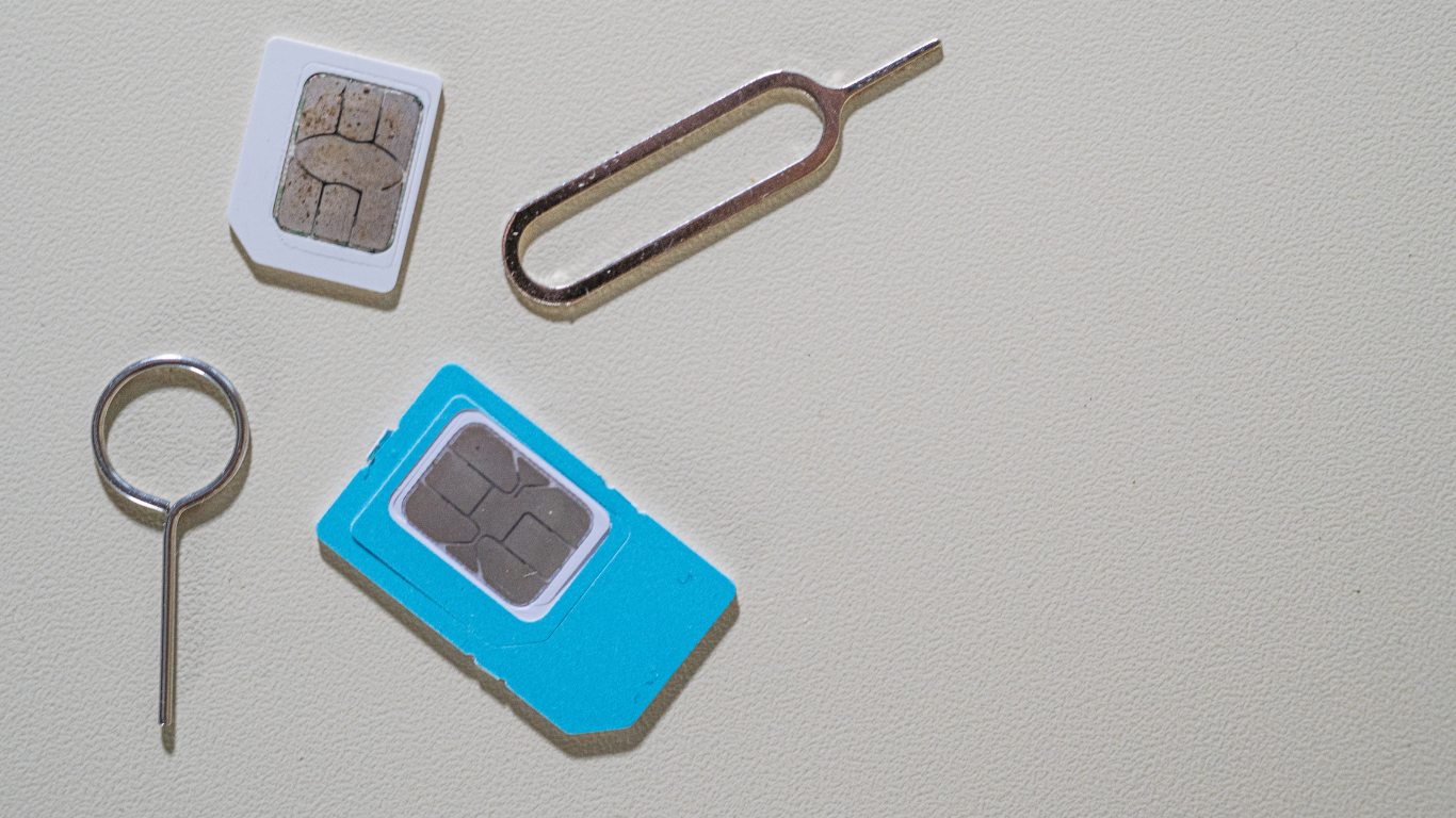 ПОДРОСТКОВ ВТЯГИВАЮТ В МОШЕННИЧЕСТВО ЧЕРЕЗ SIM-КАРТЫ ПОДРОСТКОВ ВТЯГИВАЮТ В МОШЕННИЧЕСТВО ЧЕРЕЗ SIM-КАРТЫ